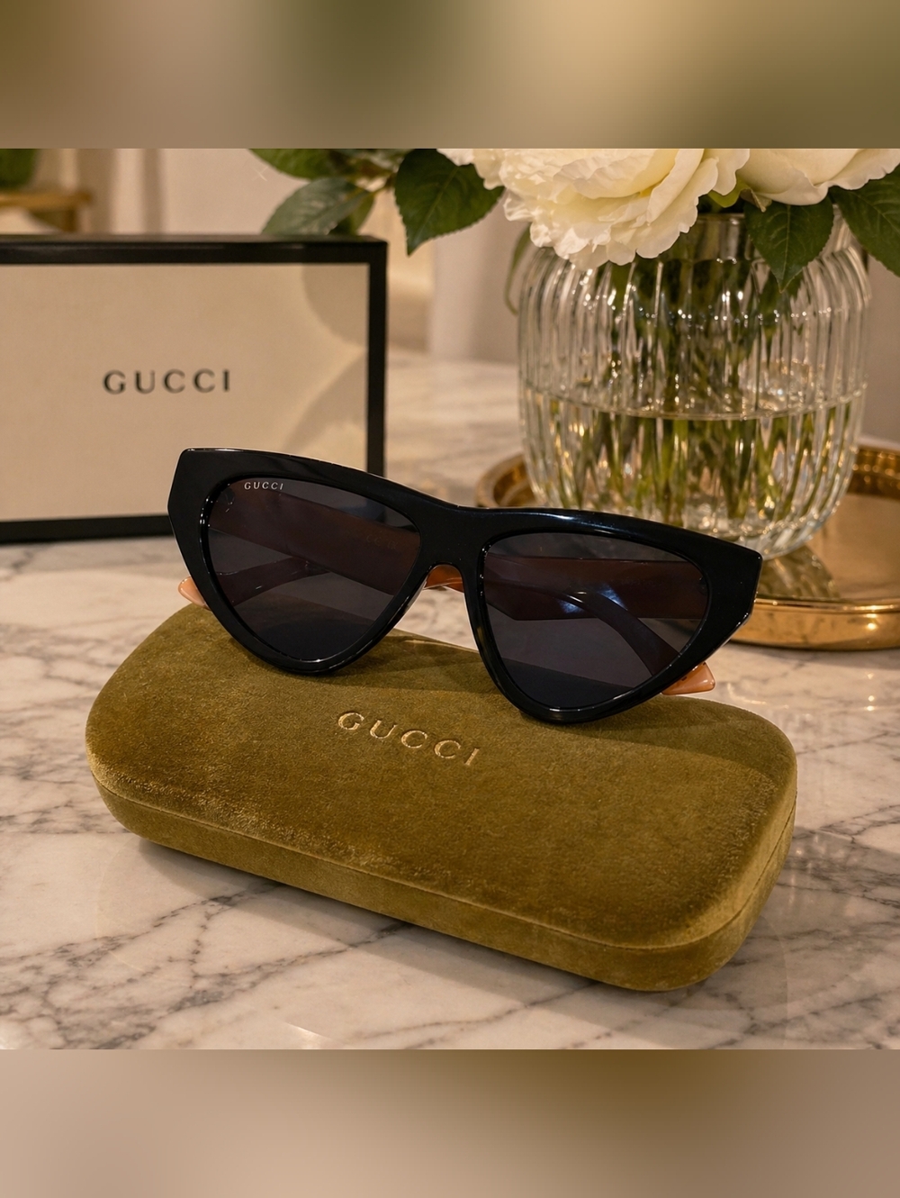 Gucci GG1333S model/004Black Cat-Eye Sunglasses - Picture 2 of 16